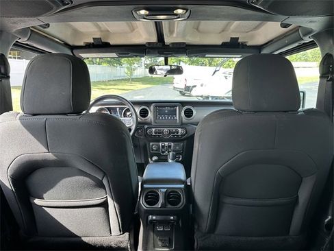 Used 2021 Jeep Wrangler Unlimited Sahara w/ Safety Group image 11