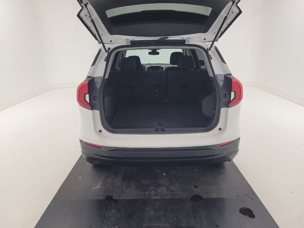 Used 2023 GMC Terrain SLE FWD image 29