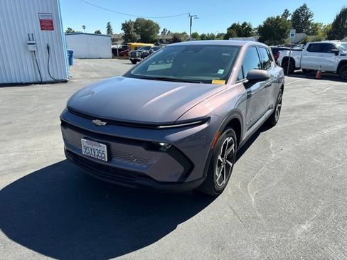 Used 2025 Chevrolet Equinox EV LT FWD image 5