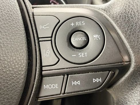 Used 2024 Toyota RAV4 XLE FWD image 20