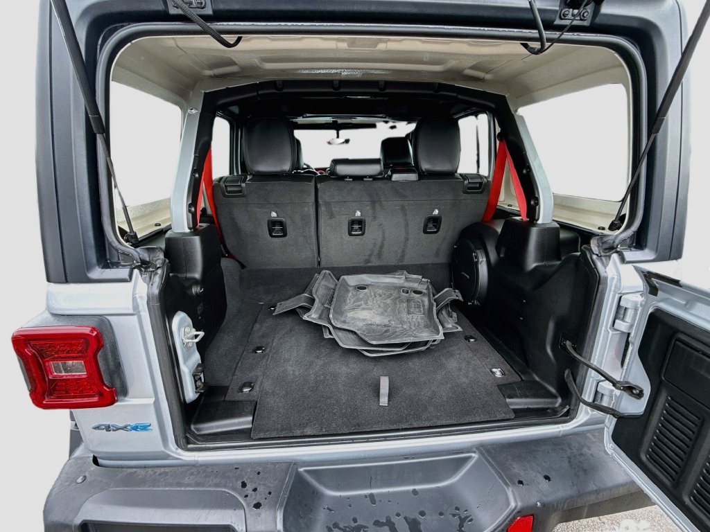 Used 2023 Jeep Wrangler Unlimited Rubicon 4xe AWD/4WD image 30