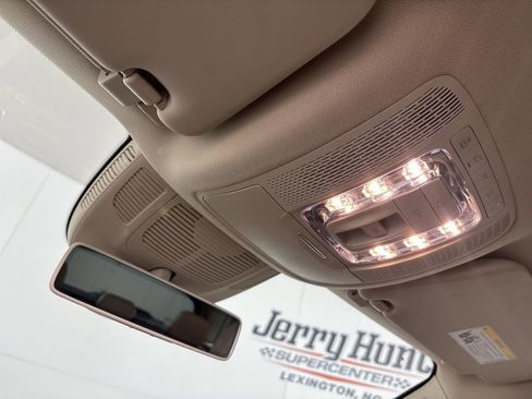 Used 2020 Mercedes-Benz GLE 450 4MATIC image 32