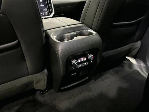 Used 2025 GMC Acadia Denali w/ Super Cruise Package FWD image 25