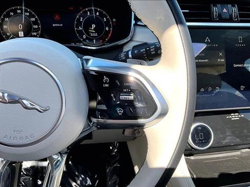 Used 2025 Jaguar F-PACE R-Dynamic S image 19