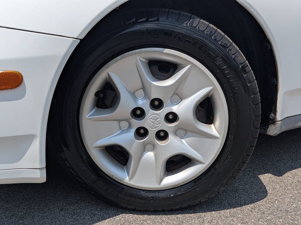Used 2003 Toyota Celica GT w/ Upgrade Value Pkg FWD image 5