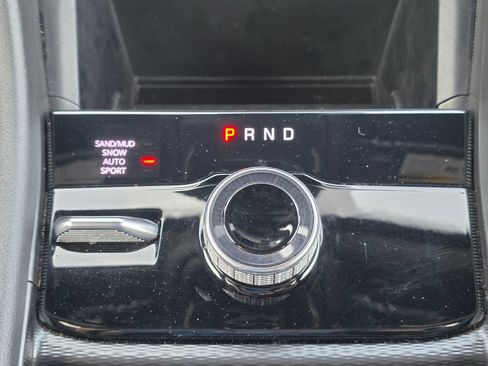 Used 2024 Jeep Grand Cherokee Limited AWD/4WD image 17