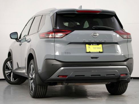 Used 2022 Nissan Rogue SL w/ SL Premium Package image 5