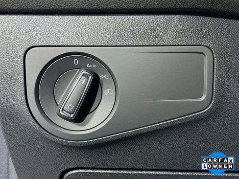Certified 2024 Volkswagen Tiguan SE R-Line image 10