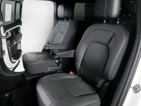 Used 2025 Land Rover Defender 130 V8 image 5