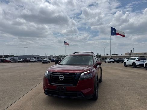 Certified 2023 Nissan Pathfinder SV w/ Lighting Package (N92) FWD image 8