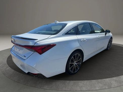 Used 2019 Toyota Avalon XSE w/ All Weather Liner Package FWD image 5