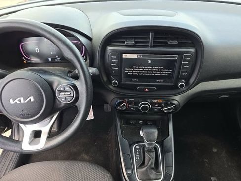 Used 2024 Kia Soul LX w/ Option Group 015 FWD image 6