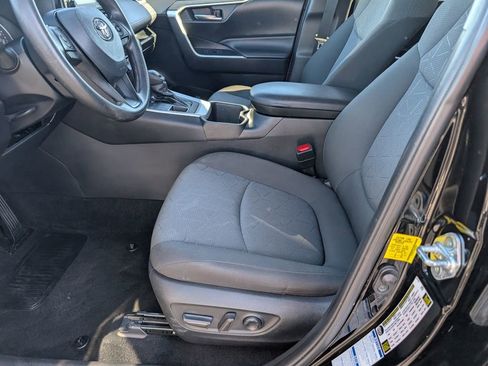 Used 2022 Toyota RAV4 XLE image 12