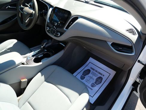 Used 2022 Chevrolet Malibu LT FWD image 29