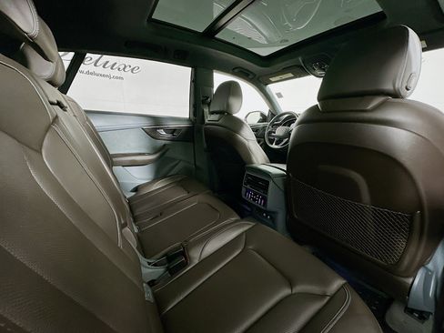 Used 2023 Audi Q8 Prestige w/ Prestige Package image 28