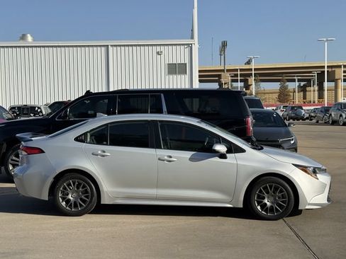 Used 2024 Toyota Corolla LE FWD image 3