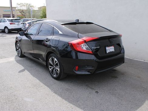Used 2017 Honda Civic EX-T image 6