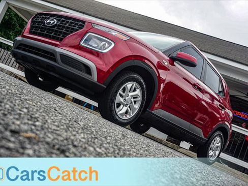 Used 2021 Hyundai Venue SE FWD image 4