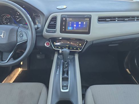 Used 2018 Honda HR-V EX image 11
