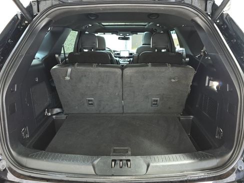 Used 2022 Ford Explorer ST-Line w/ Class IV Trailer Tow Package image 12
