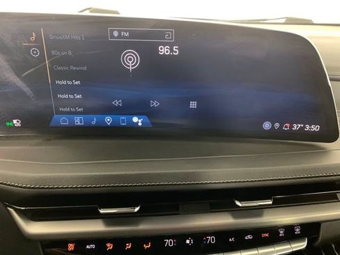 Used 2024 Cadillac XT4 Premium Luxury image 10