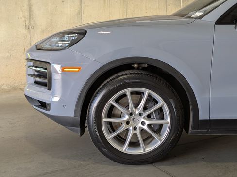 Certified 2024 Porsche Cayenne AWD/4WD image 13