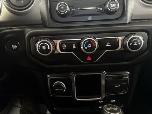 Used 2021 Jeep Wrangler Sport AWD/4WD image 17