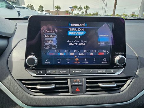 Used 2025 Nissan Altima 2.5 S FWD image 16