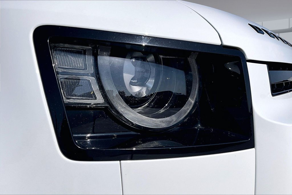 Certified 2024 Land Rover Defender 110 S AWD/4WD image 30