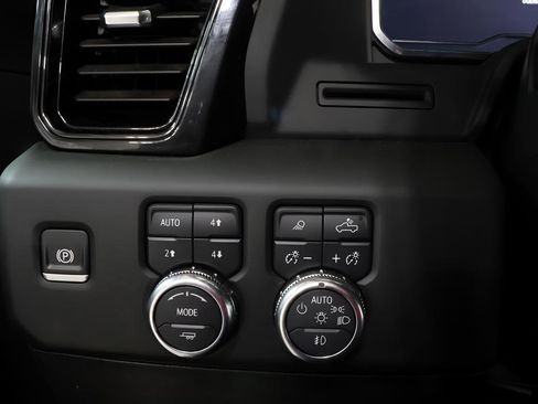Used 2025 GMC Sierra 2500 AT4 AWD/4WD image 19