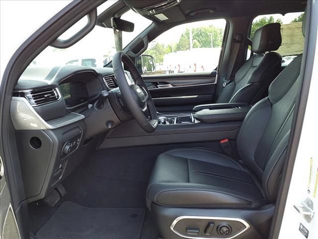 New 2023 Jeep Wagoneer Series III w/ Convenience Group I AWD/4WD image 12