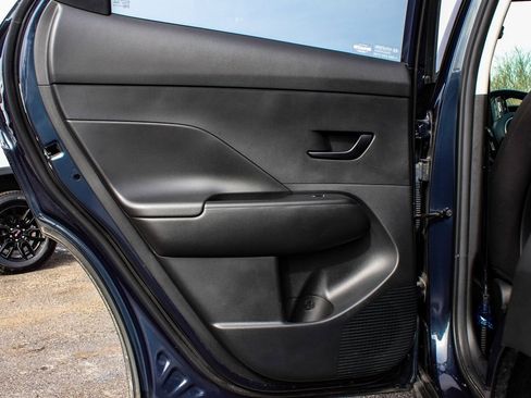 Used 2025 Hyundai Kona SEL image 11