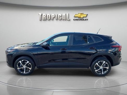 Used 2025 Chevrolet Trax RS w/ Driver Confidence Package FWD image 2