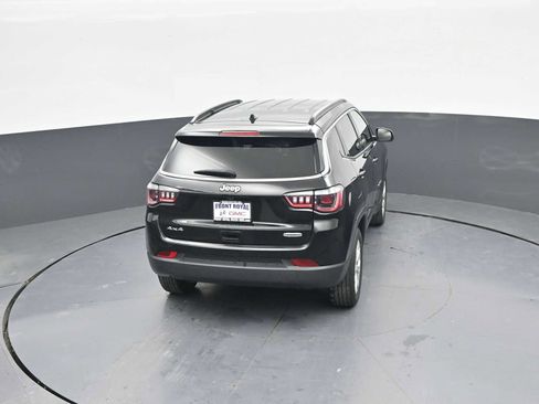 Used 2024 Jeep Compass Latitude AWD/4WD image 31