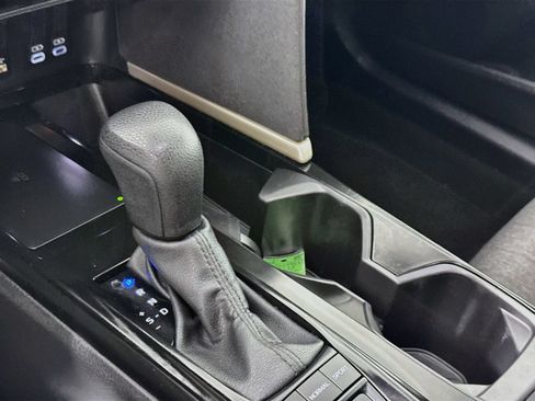 Used 2025 Toyota Camry LE FWD image 13