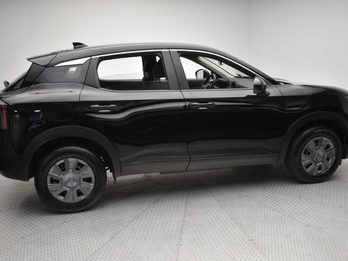 Used 2025 Nissan Kicks S AWD/4WD image 7