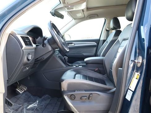 Used 2022 Volkswagen Atlas SEL Premium image 12