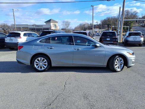 Used 2024 Chevrolet Malibu LT image 3