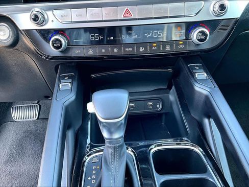 Used 2025 Kia Telluride S image 28