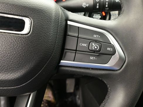 Used 2024 Jeep Compass Latitude AWD/4WD image 37