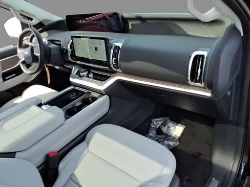 New 2026 Ford Expedition Platinum image 12