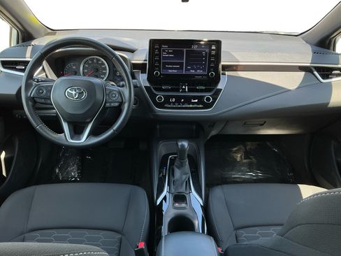 Used 2021 Toyota Corolla SE w/ SE Preferred Package FWD image 10