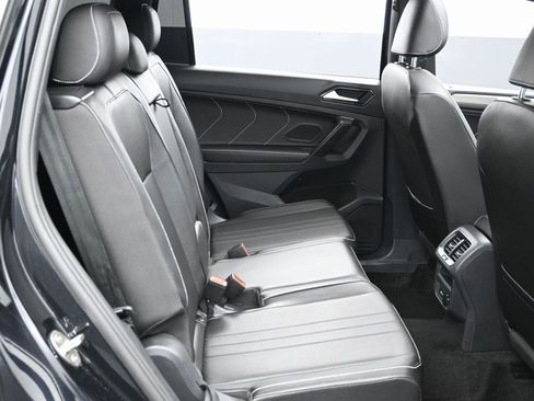 Used 2023 Volkswagen Tiguan SE R-Line image 32