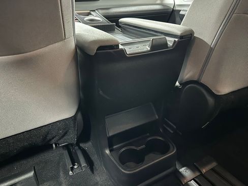 Used 2025 Toyota Sienna LE image 51