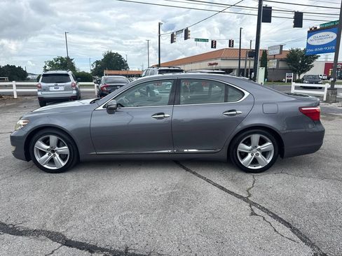 Used 2012 Lexus LS 460 w/ Comfort Pkg RWD image 2