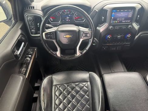 Used 2021 Chevrolet Silverado 1500 LT AWD/4WD image 15