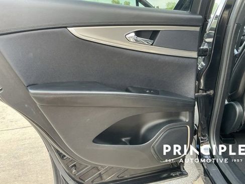 Used 2016 Lincoln MKX Reserve w/ Technology Package FWD image 29