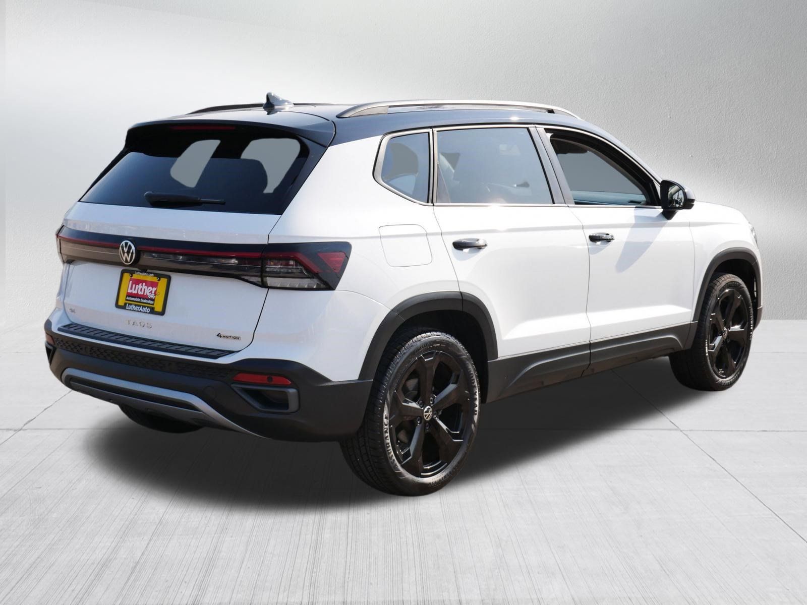 Certified 2025 Volkswagen Taos SE AWD/4WD image 7