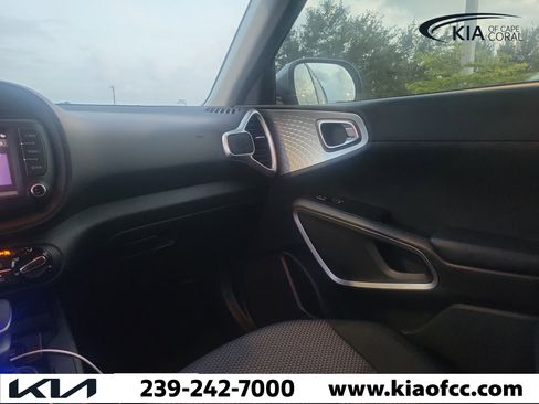 Certified 2023 Kia Soul LX FWD image 16