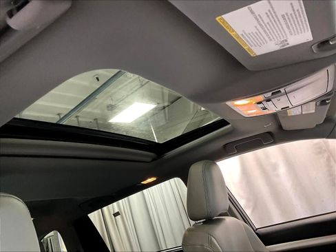 Used 2019 Toyota Highlander XLE image 22